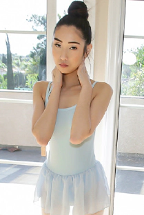 Eva Yi's Nude Picture